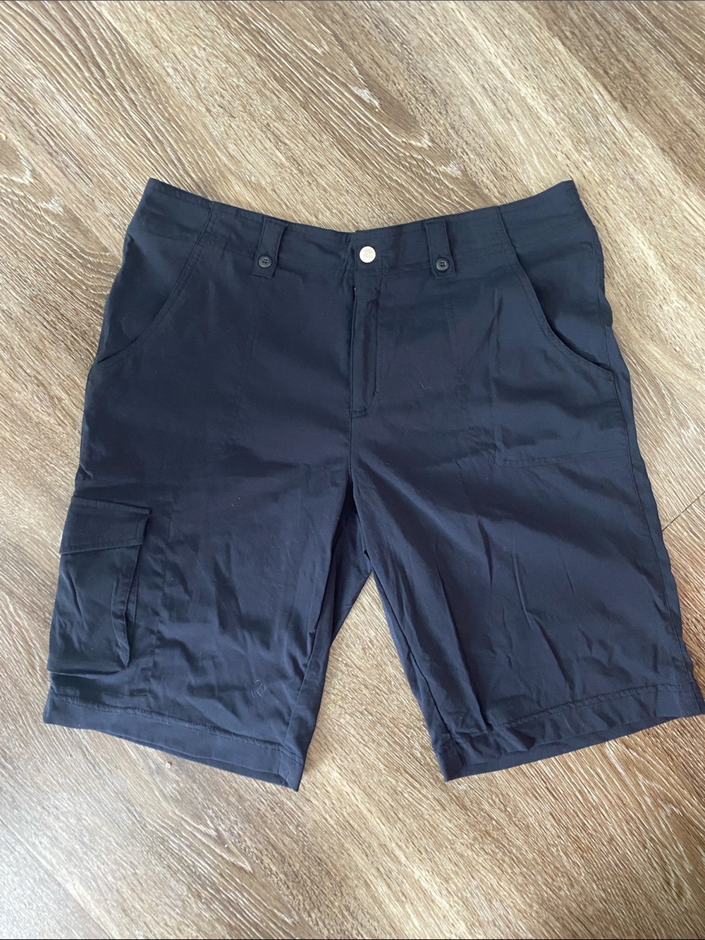 Lucy Activewear Women’s Black Cargo Straight Leg Short Size 12